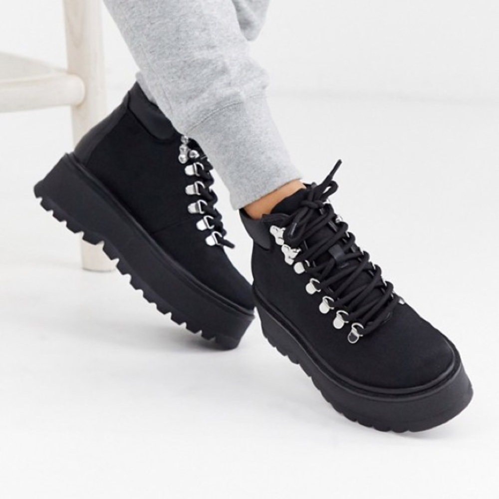 Stomp Hiker Booties